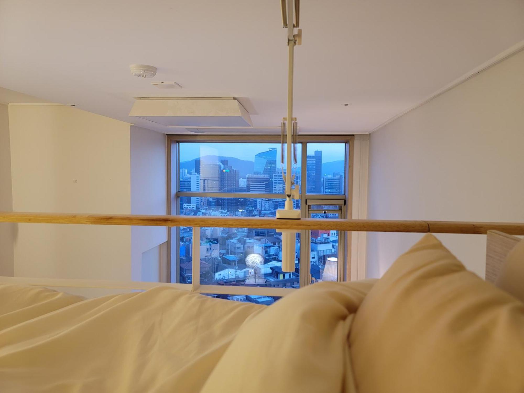 Apartment Skyview Duplex House-08 *